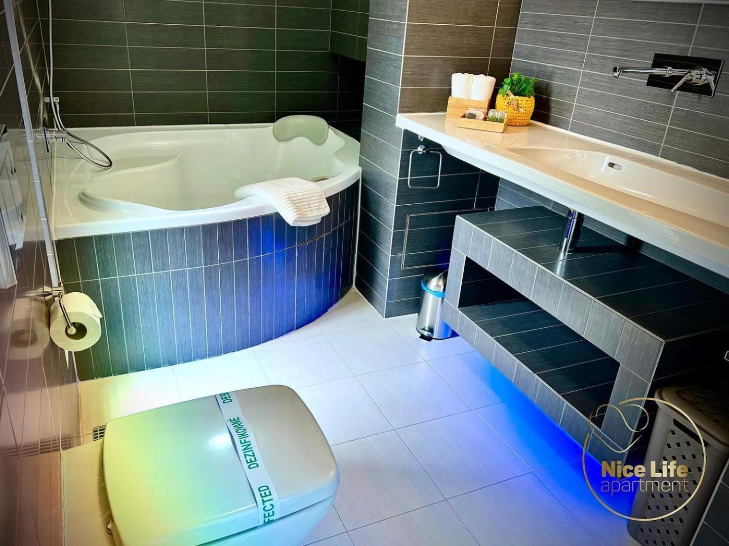 Nice Life - Luxury Apartment In The Old Town. Bratislava Ngoại thất bức ảnh